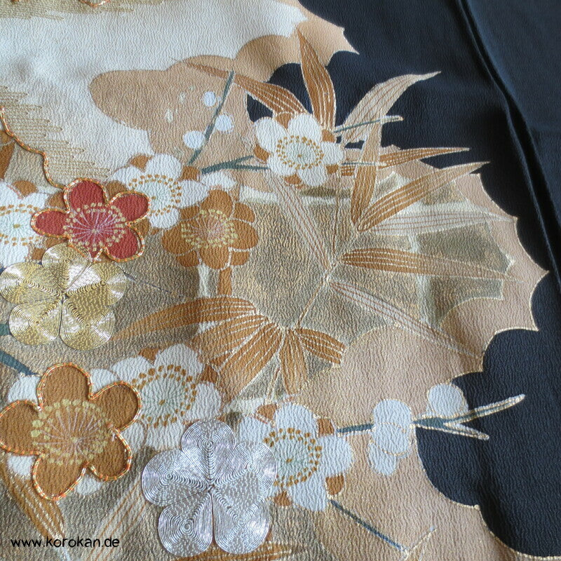 Tomesode, Ume und Bambus, viel Gold Seiden Karieba