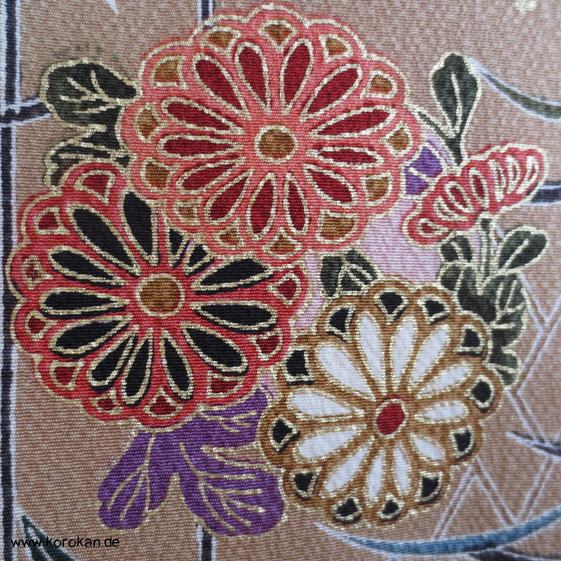 Sakura und Ume Blüten an Zweigen Komon Seiden Kimono