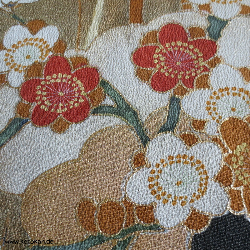 Tomesode, Ume und Bambus, viel Gold Seiden Karieba