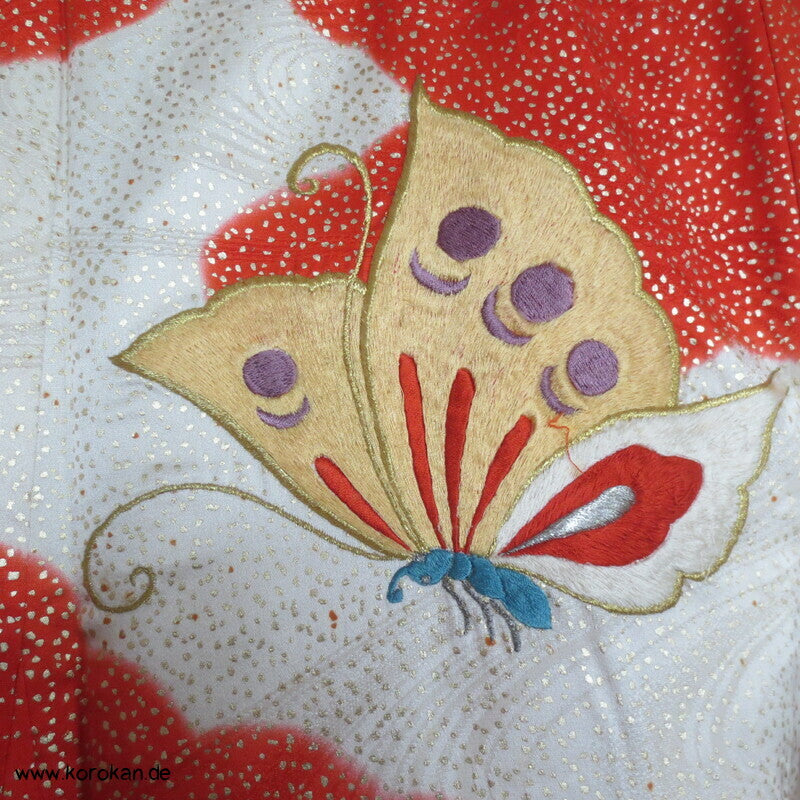 gestickte Schmetterlinge im goldenen Schneeschauer Seidendamast Furisode Kimono