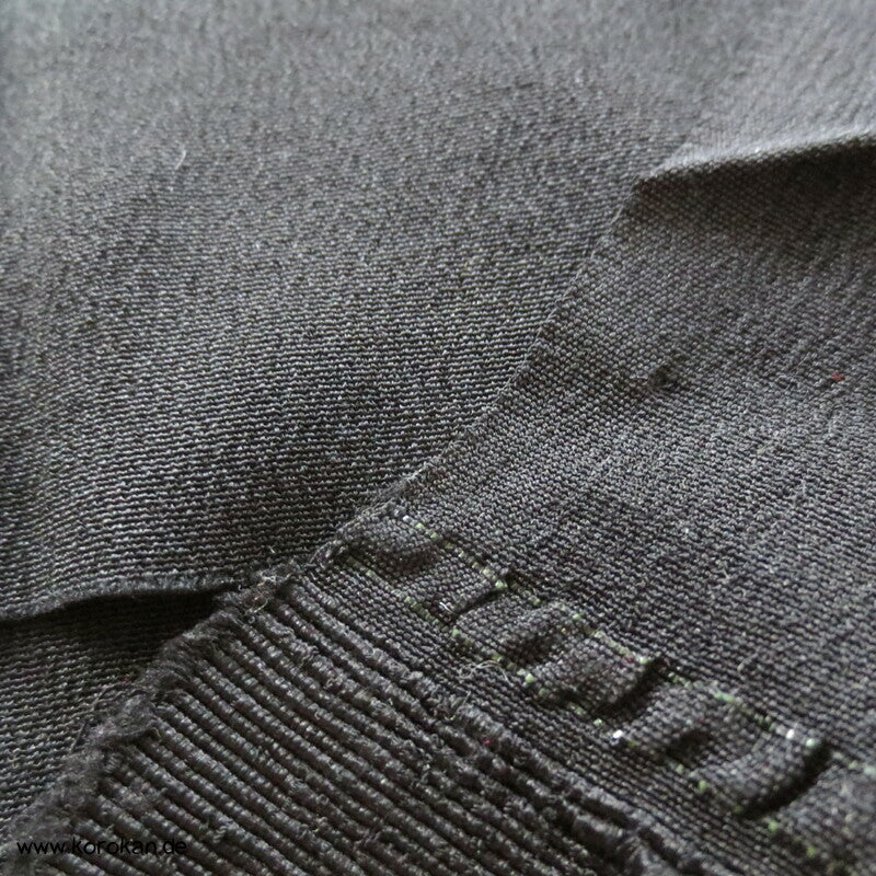 schwarzer Chirimen Seiden Crepe Stoffrest / Obiage
