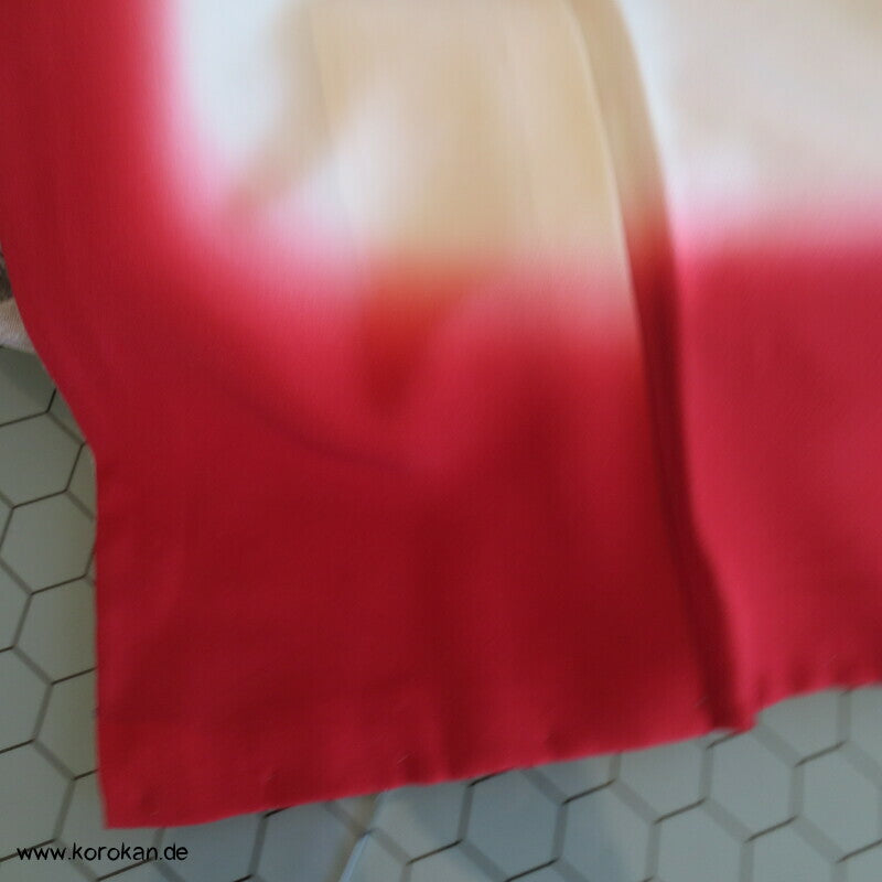 Bingata Motive auf grau Komon Kimono Seidencrepe