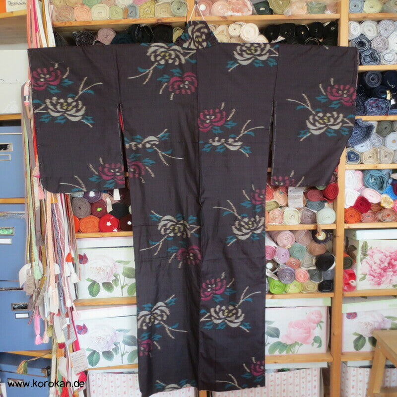 Japan Art Deco Chrysanthemen auf schwarz Meisen Seiden Kimono