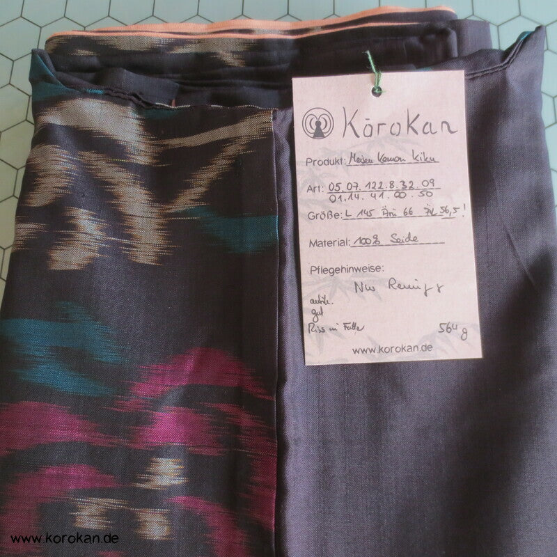 Japan Art Deco Chrysanthemen auf schwarz Meisen Seiden Kimono