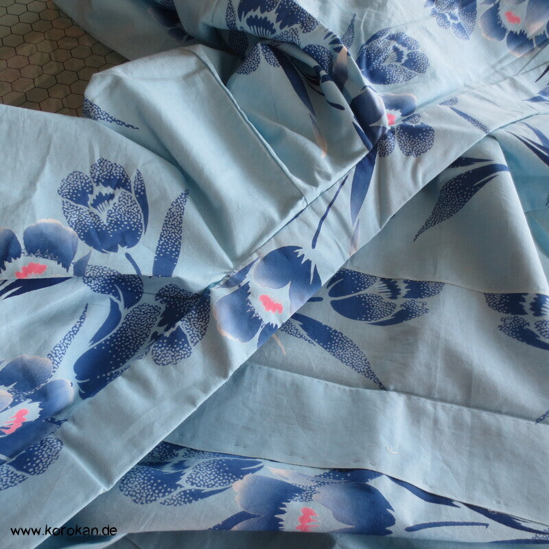 handgenähter japanischer Yukata Kimono, blaue Blume Baumwolle