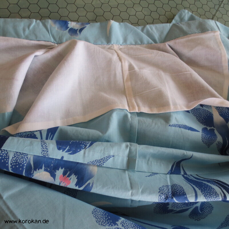 handgenähter japanischer Yukata Kimono, blaue Blume Baumwolle