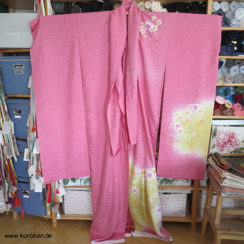 Sakura Traum Furisode Kimono Seidendamast Karieba Stoff