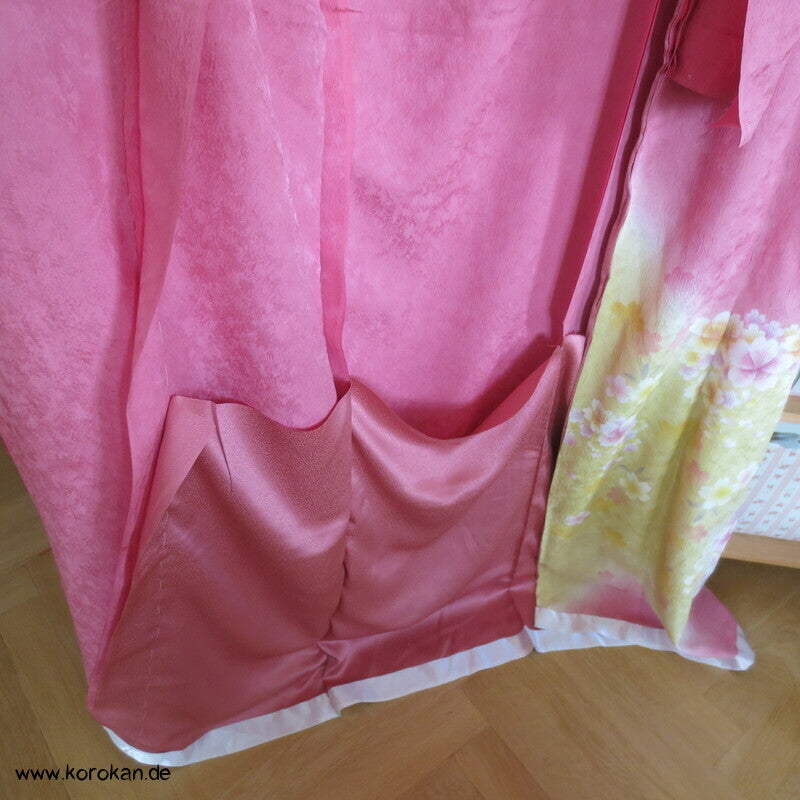 Sakura Traum Furisode Kimono Seidendamast Karieba Stoff