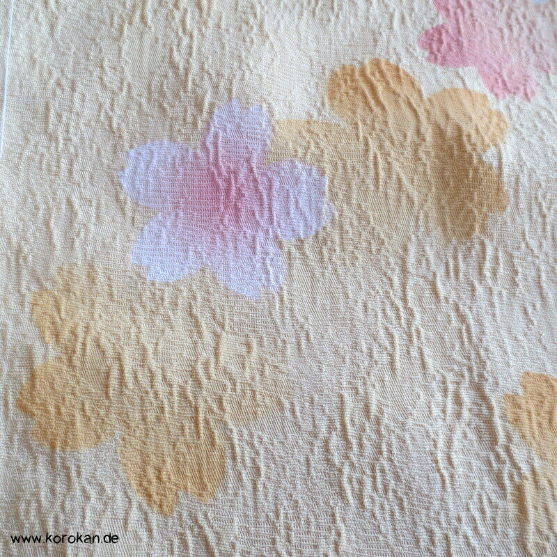 Sakura Traum Furisode Kimono Seidendamast Karieba Stoff