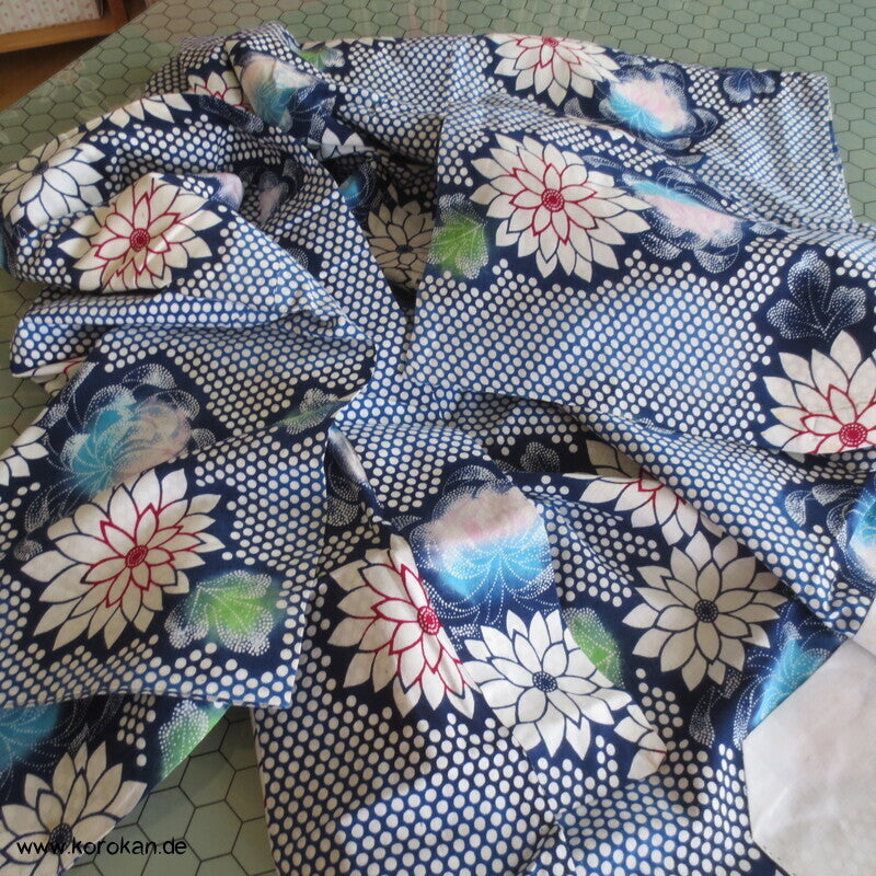 handgenähter japanischer Yukata Kimono, Chrysanthemen