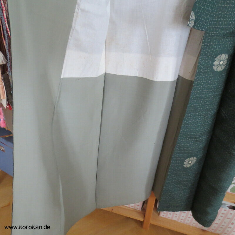 Kikko, Blumensignets japanischer Meisen Seiden Art Deco Kimono
