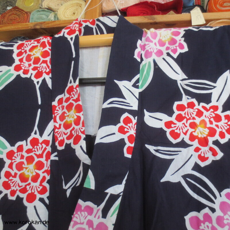 Japan Baumwoll Yukata Kimono bunte Hydrangea auf dunkelblau