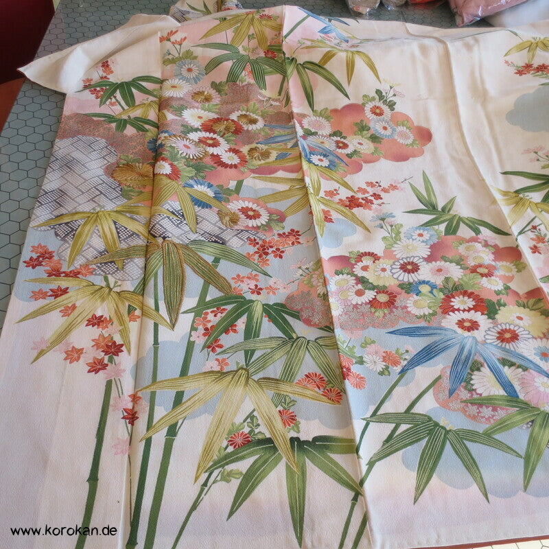 Bambus, Blüten, Goldstickerei Homongi Kimono