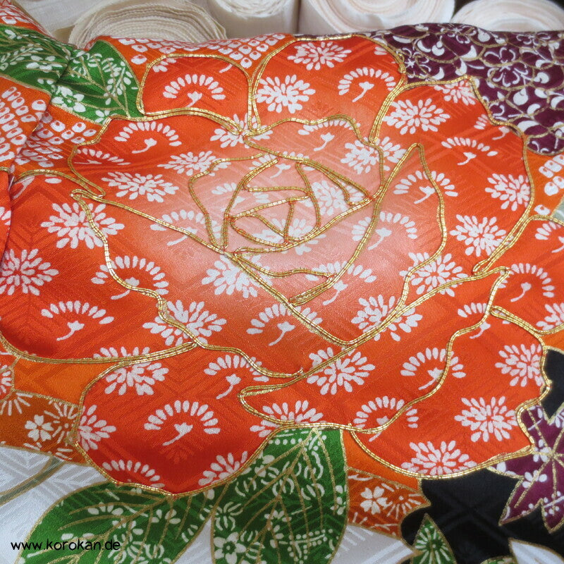 Rose, Kanoko Furisode Kimono, Seidendamast Karieba Stoff, Goldstickerei