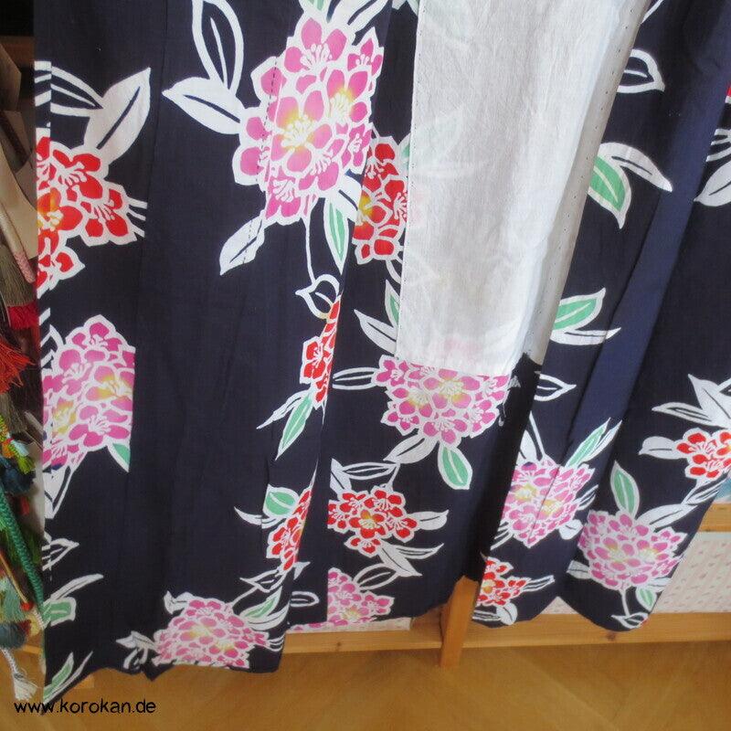 Japan Baumwoll Yukata Kimono bunte Hydrangea auf dunkelblau