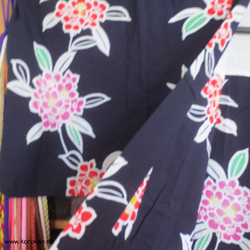Japan Baumwoll Yukata Kimono bunte Hydrangea auf dunkelblau