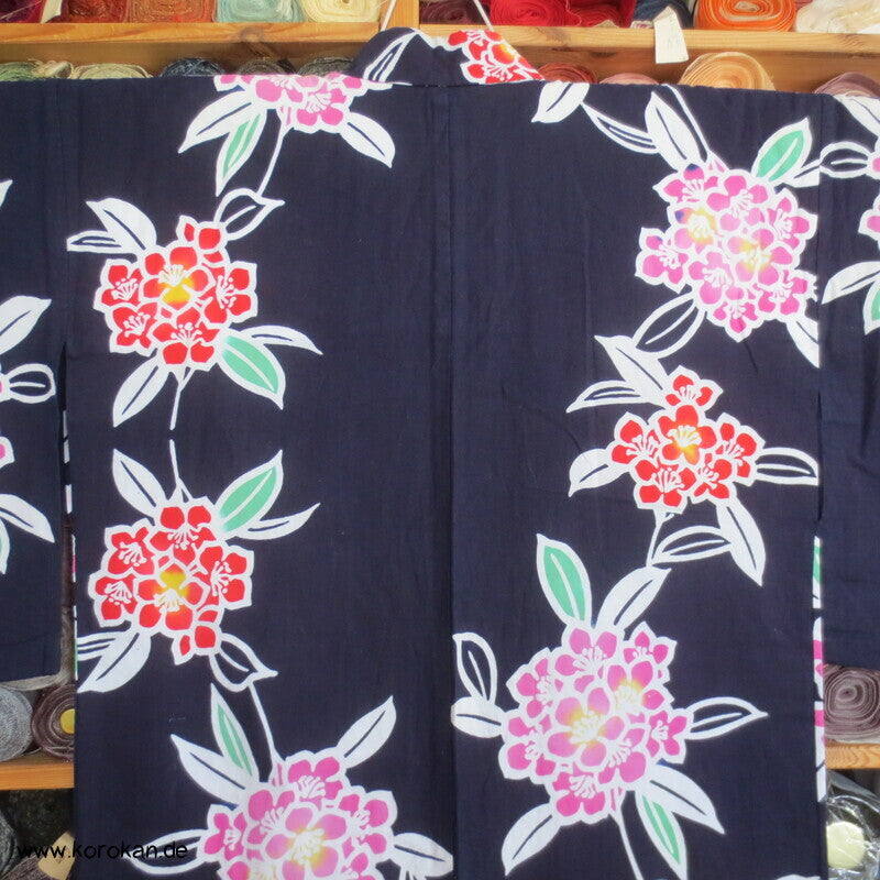 Japan Baumwoll Yukata Kimono bunte Hydrangea auf dunkelblau