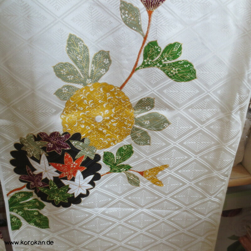 Rose, Kanoko Furisode Kimono, Seidendamast Karieba Stoff, Goldstickerei