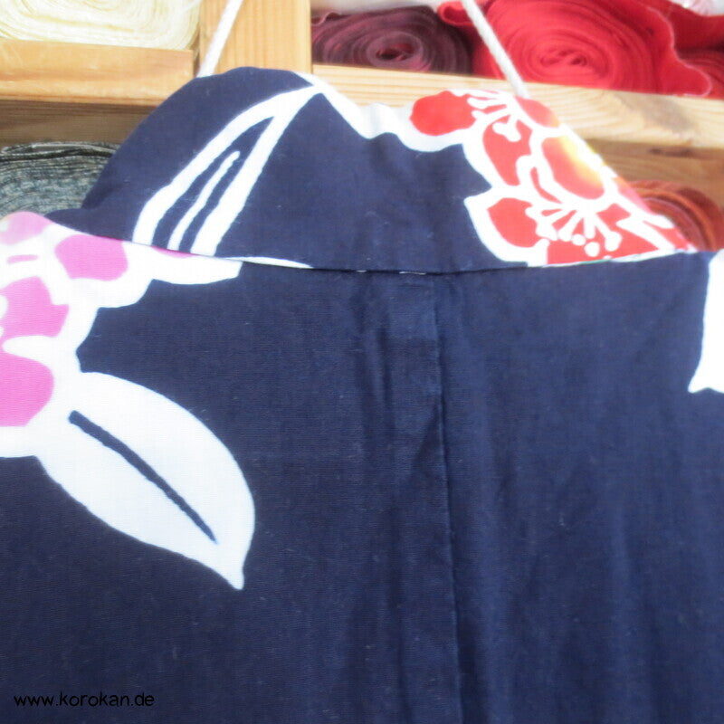Japan Baumwoll Yukata Kimono bunte Hydrangea auf dunkelblau