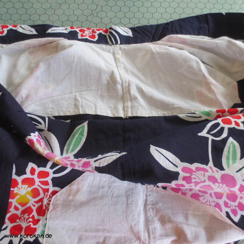 Japan Baumwoll Yukata Kimono bunte Hydrangea auf dunkelblau