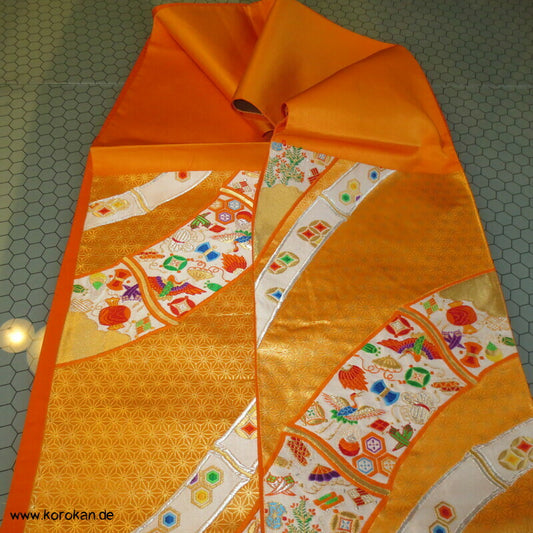 Bambusbögen mit Kinderspielzeug Seidenbrokat Fukuro Obi Kimonogürtel