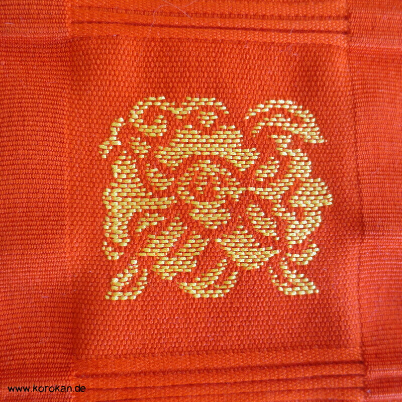 Blütensymbole in Karos Nagoya Hassun Obi