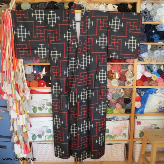 Sayagata rot - weiß auf schwarz Meisen Seiden Kimono