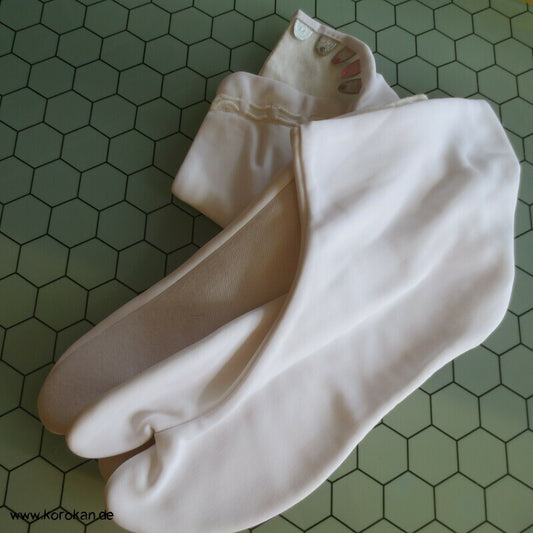 weiße Stretch Tabi Socken mit 5 Haken, Gr. 36