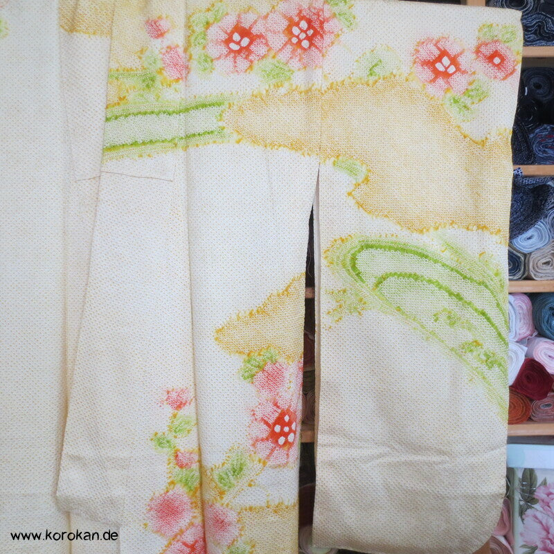 Full Shibori angedeutete Blumen und Blätter Seidendamast Furisode Kimono