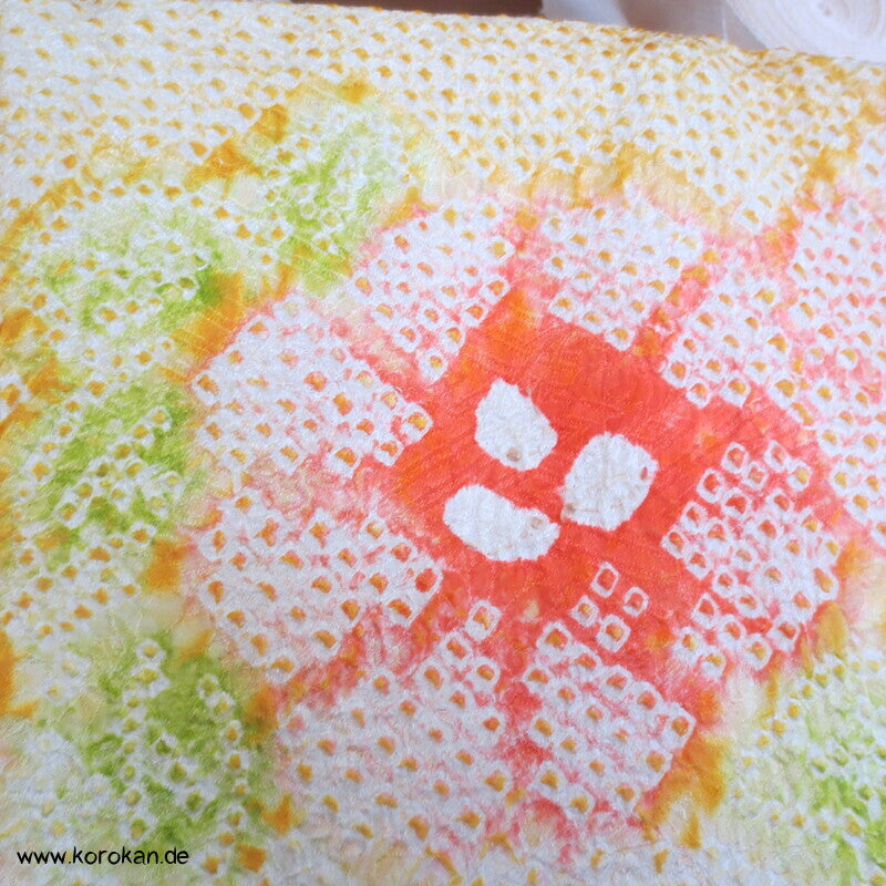 Full Shibori angedeutete Blumen und Blätter Seidendamast Furisode Kimono