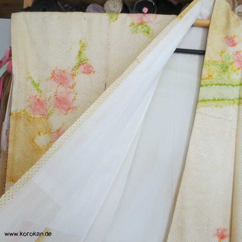 Full Shibori angedeutete Blumen und Blätter Seidendamast Furisode Kimono