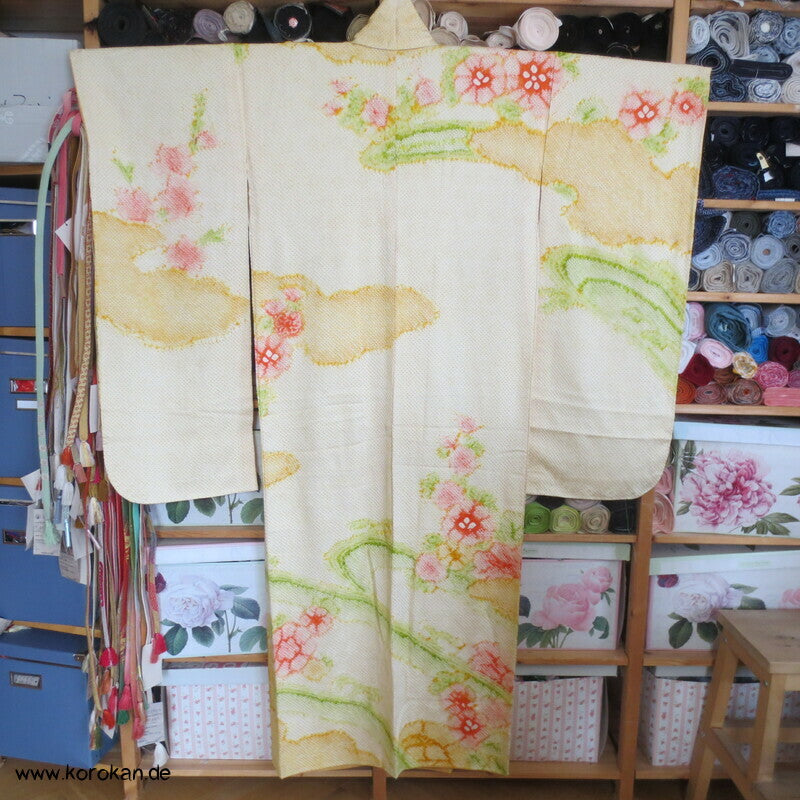 Full Shibori angedeutete Blumen und Blätter Seidendamast Furisode Kimono