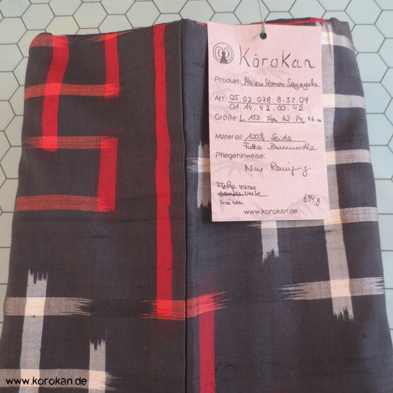 Sayagata rot - weiß auf schwarz Meisen Seiden Kimono