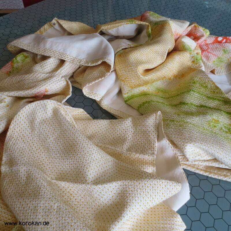 Full Shibori angedeutete Blumen und Blätter Seidendamast Furisode Kimono