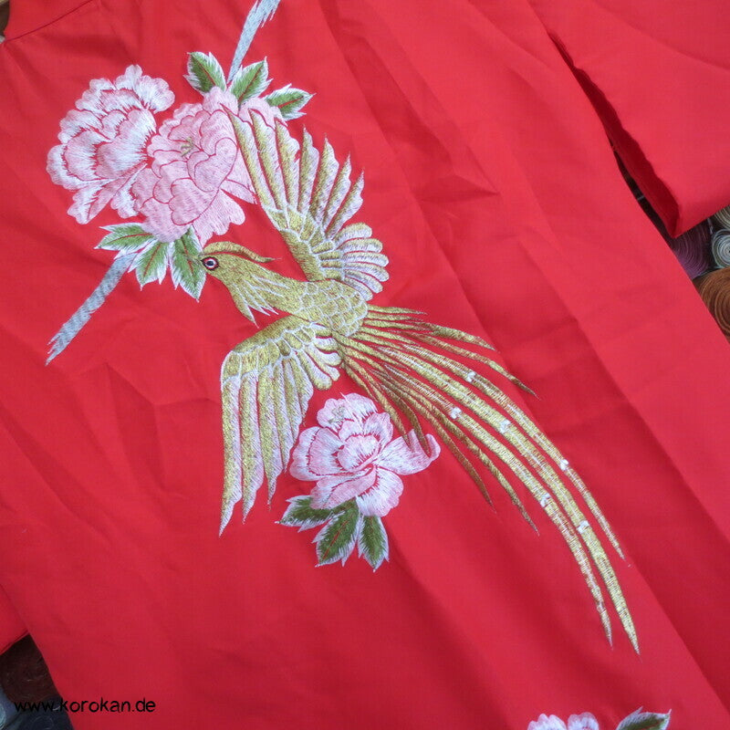 Mitsukiku japanischer gestickter Phönix Touristenkimono