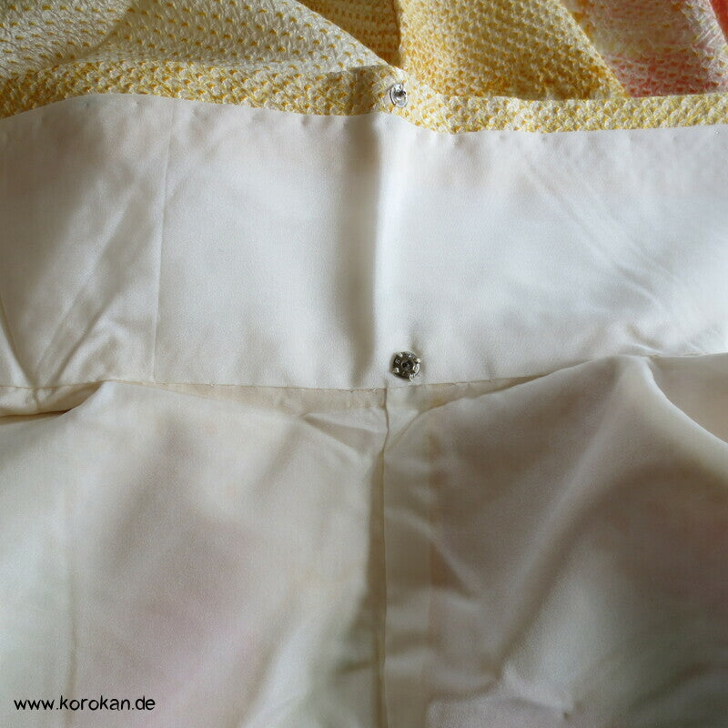 Full Shibori angedeutete Blumen und Blätter Seidendamast Furisode Kimono