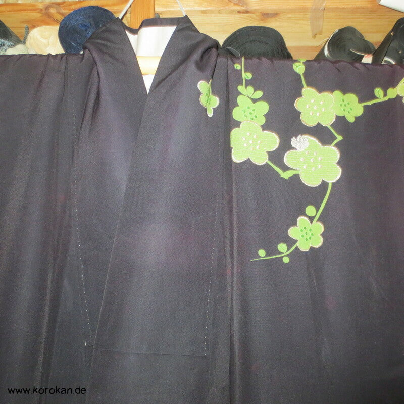 Homongi Seidencrepe Kimono gestickter Fasan im Fächer