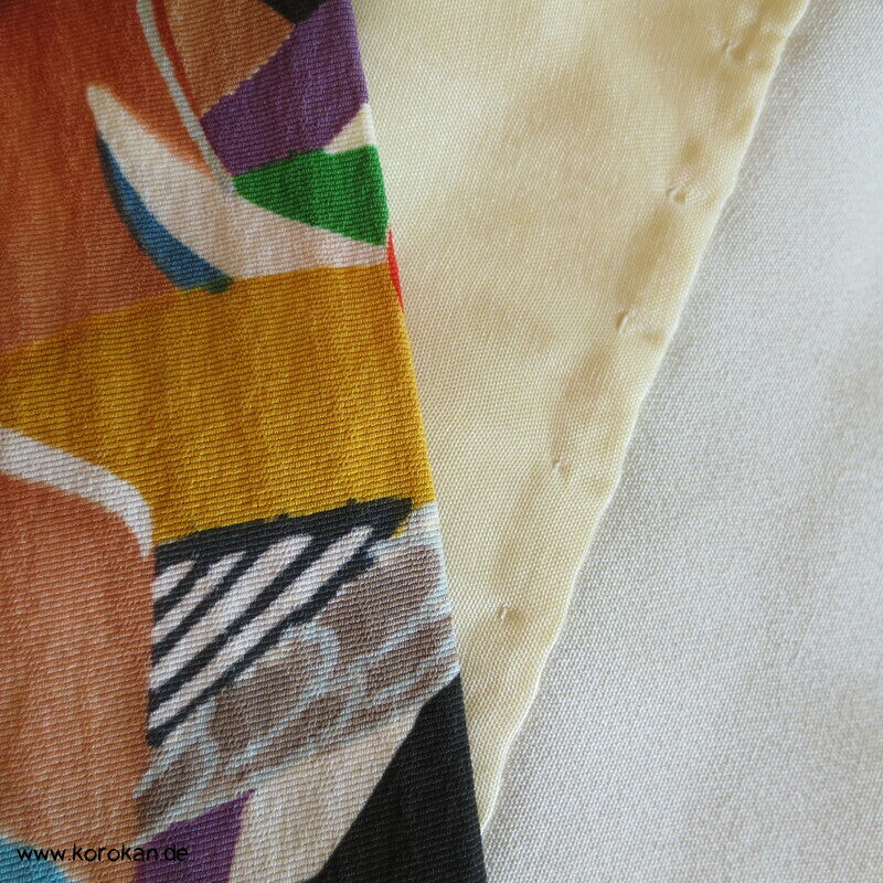 Komon Kimono Seidencrepe allover Mandarinenten