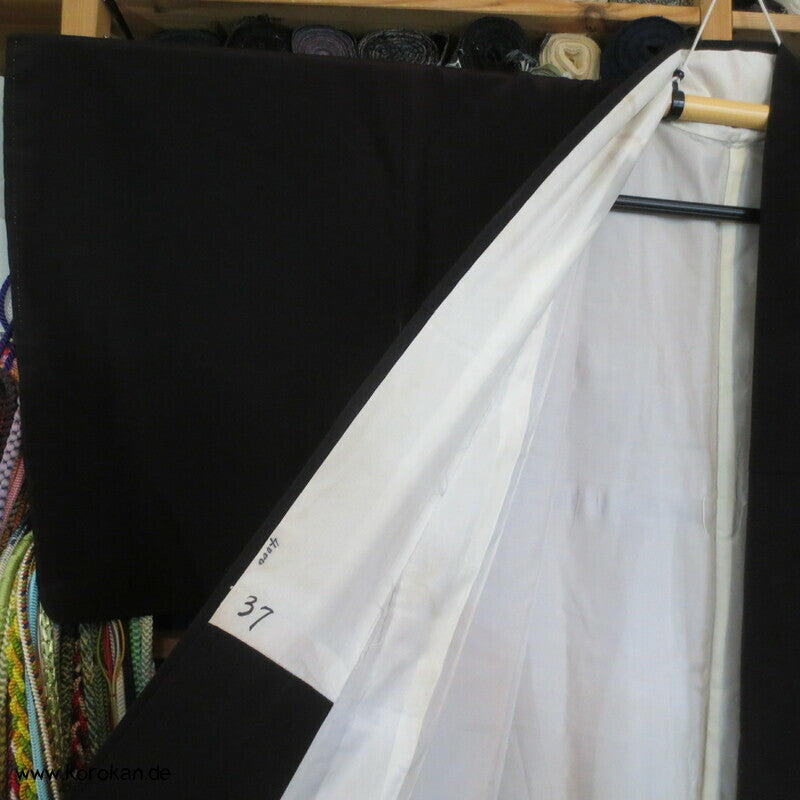 Homongi Seidencrepe Kimono gestickter Fasan im Fächer