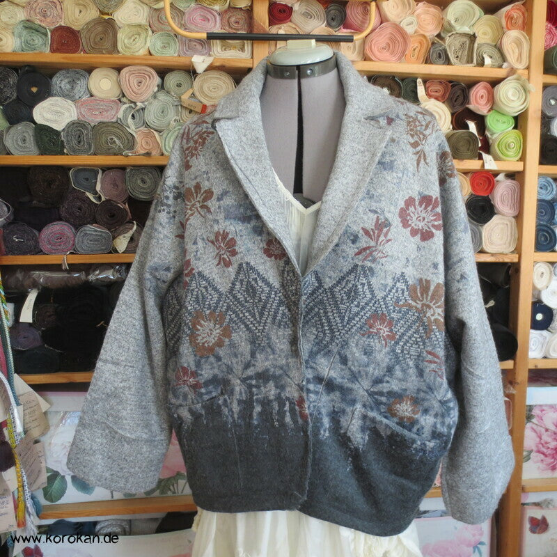 italienische Wollwalkjacke, mit Druckmuster auf grau