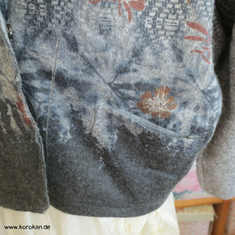 italienische Wollwalkjacke, mit Druckmuster auf grau