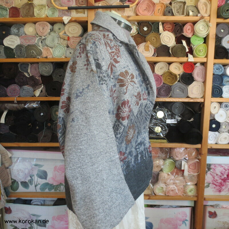 italienische Wollwalkjacke, mit Druckmuster auf grau