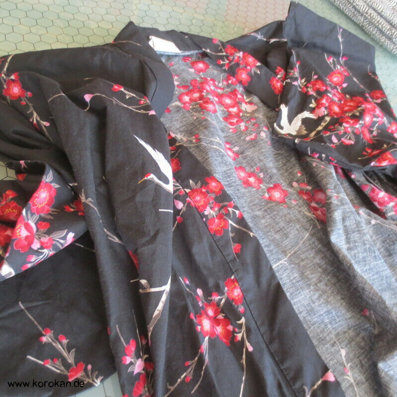 kurzer breiter Ume und Kraniche Yukata