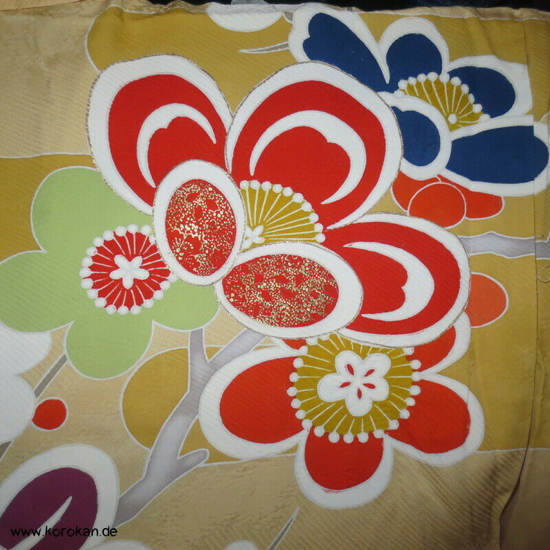 Sakurazweig stilisiert Furisode Seiden Karieba