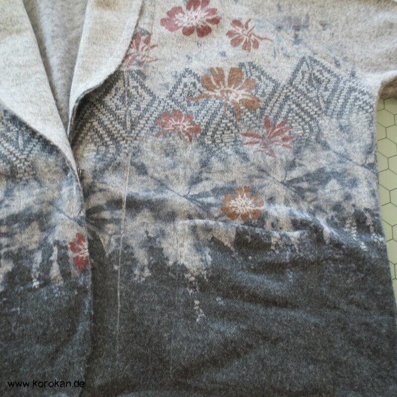 italienische Wollwalkjacke, mit Druckmuster auf grau