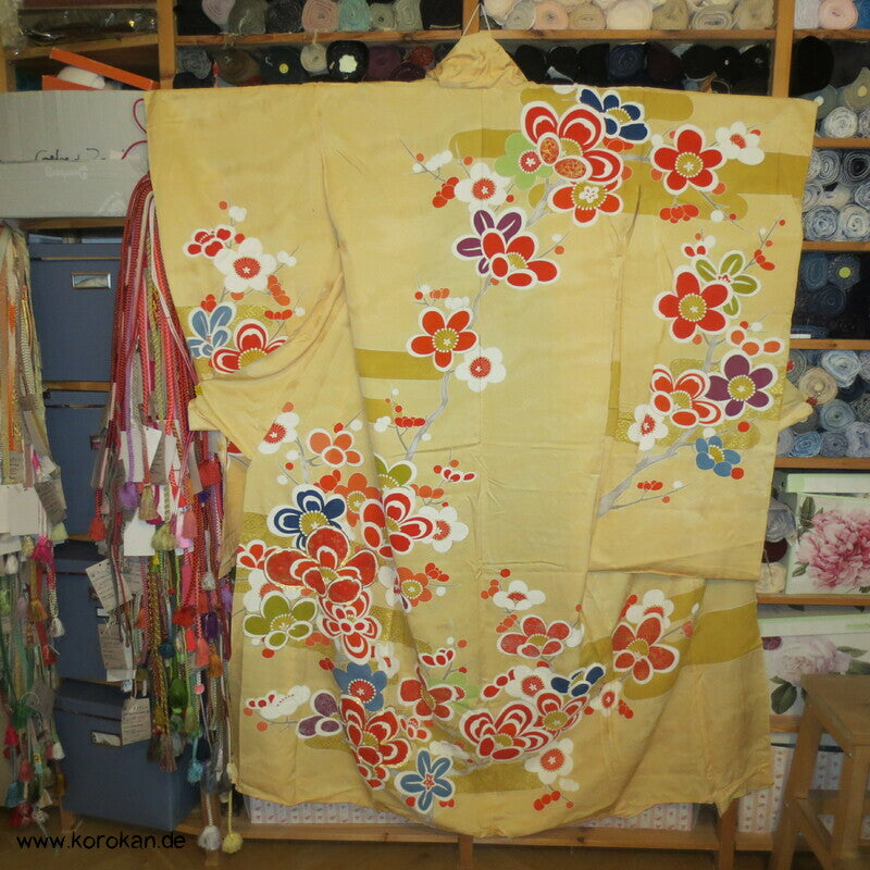 Sakurazweig stilisiert Furisode Seiden Karieba