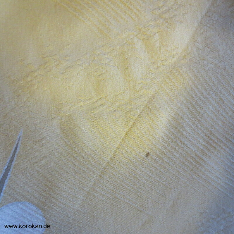 Sakurazweig stilisiert Furisode Seiden Karieba