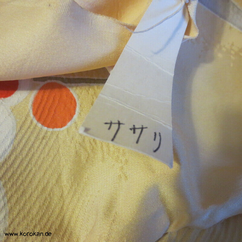 Sakurazweig stilisiert Furisode Seiden Karieba