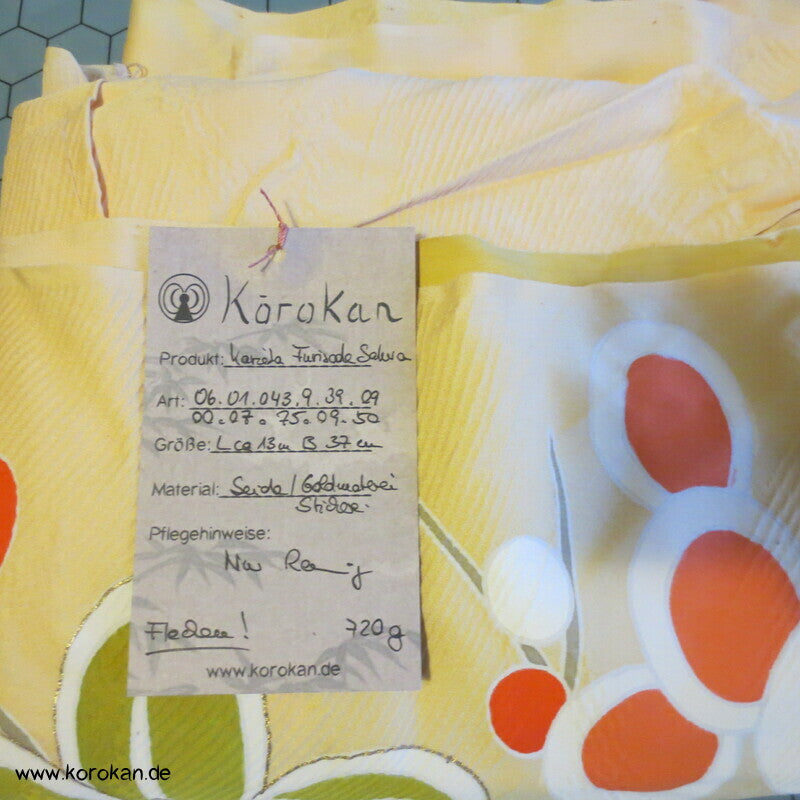 Sakurazweig stilisiert Furisode Seiden Karieba