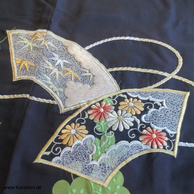 Homongi Seidencrepe Kimono gestickter Fasan im Fächer